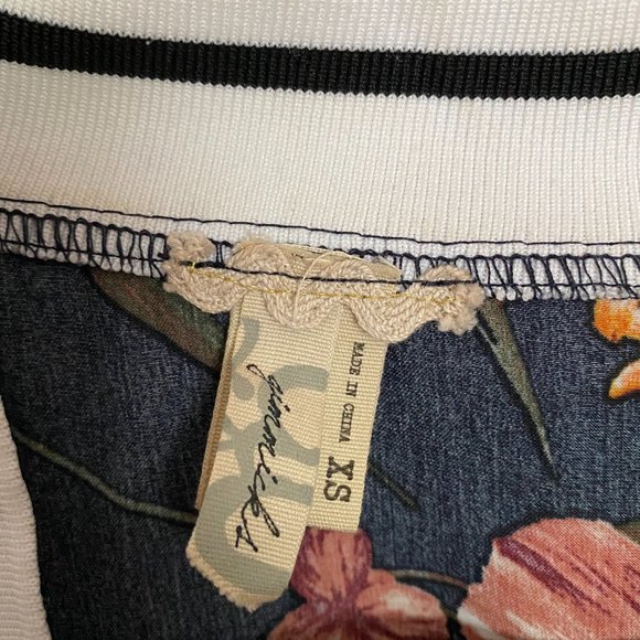 Gimmicks Floral Bomber - Picture 6 of 6